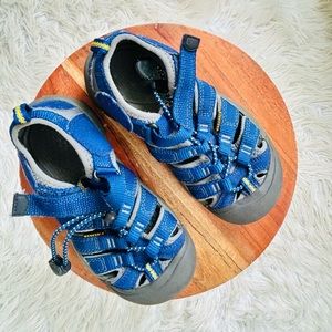 Keen sandals size 12 toddler